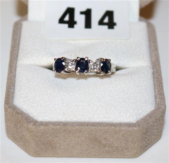 14ct white gold 5-stone sapphire and diamond ring